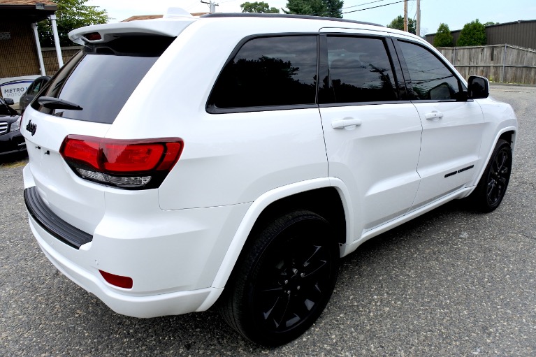 Used 2017 Jeep Grand Cherokee Altitude 4x4 Used 2017 Jeep Grand Cherokee Altitude 4x4 for sale at Metro West Motorcars LLC in Shrewsbury MA 5