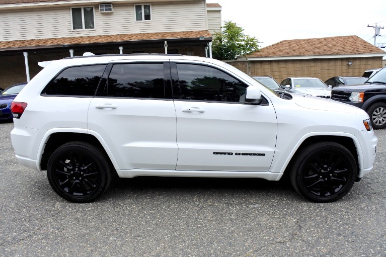 Used 2017 Jeep Grand Cherokee Altitude 4x4 Used 2017 Jeep Grand Cherokee Altitude 4x4 for sale  at Metro West Motorcars LLC in Shrewsbury MA 6