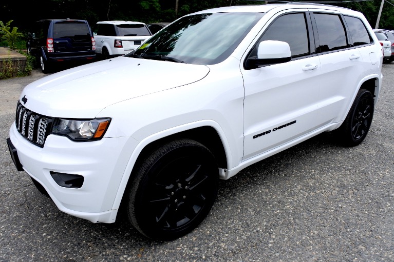 Used 2017 Jeep Grand Cherokee Altitude 4x4 Used 2017 Jeep Grand Cherokee Altitude 4x4 for sale at Metro West Motorcars LLC in Shrewsbury MA 1