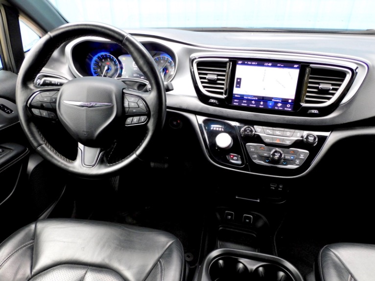 Used 2020 Chrysler Pacifica Touring L FWD Used 2020 Chrysler Pacifica Touring L FWD for sale  at Metro West Motorcars LLC in Shrewsbury MA 10