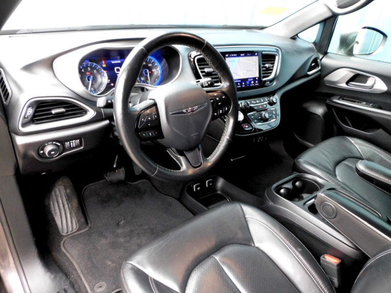 Used 2020 Chrysler Pacifica Touring L FWD Used 2020 Chrysler Pacifica Touring L FWD for sale  at Metro West Motorcars LLC in Shrewsbury MA 13