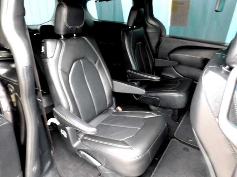 Used 2020 Chrysler Pacifica Touring L FWD Used 2020 Chrysler Pacifica Touring L FWD for sale  at Metro West Motorcars LLC in Shrewsbury MA 19