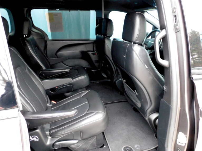 Used 2020 Chrysler Pacifica Touring L FWD Used 2020 Chrysler Pacifica Touring L FWD for sale  at Metro West Motorcars LLC in Shrewsbury MA 20