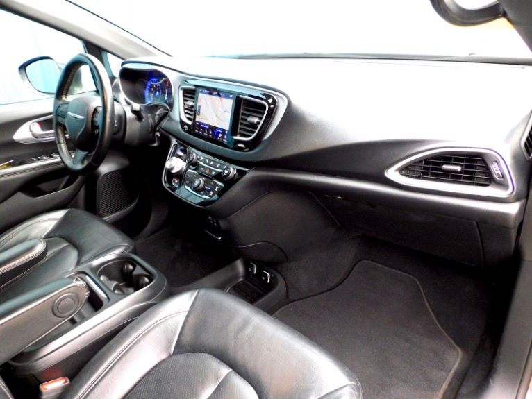 Used 2020 Chrysler Pacifica Touring L FWD Used 2020 Chrysler Pacifica Touring L FWD for sale  at Metro West Motorcars LLC in Shrewsbury MA 22