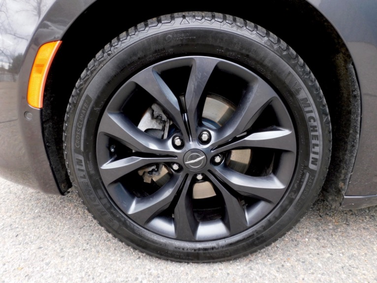 Used 2020 Chrysler Pacifica Touring L FWD Used 2020 Chrysler Pacifica Touring L FWD for sale  at Metro West Motorcars LLC in Shrewsbury MA 24