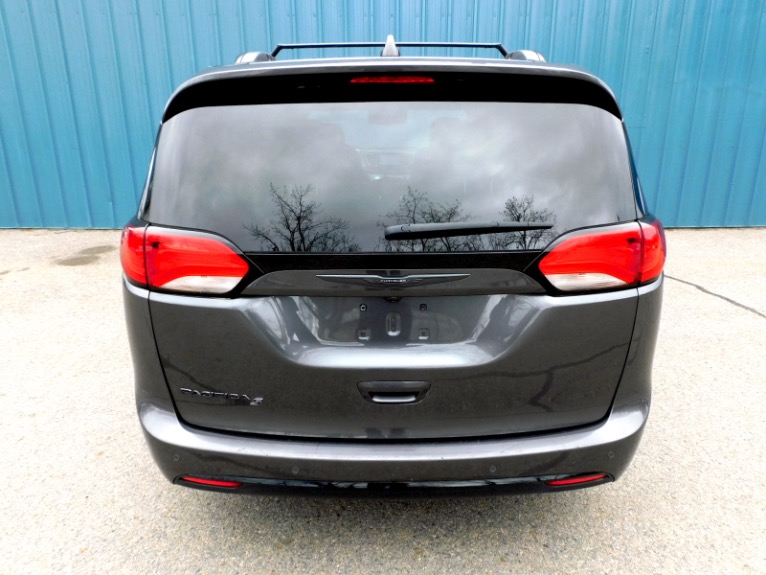Used 2020 Chrysler Pacifica Touring L FWD Used 2020 Chrysler Pacifica Touring L FWD for sale  at Metro West Motorcars LLC in Shrewsbury MA 4