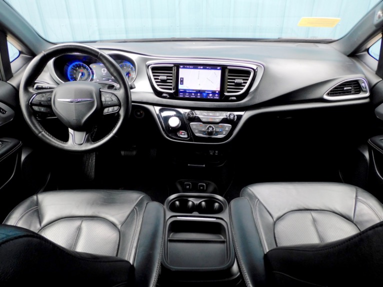 Used 2020 Chrysler Pacifica Touring L FWD Used 2020 Chrysler Pacifica Touring L FWD for sale  at Metro West Motorcars LLC in Shrewsbury MA 9