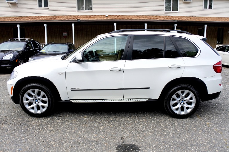 Used 2013 BMW X5 AWD 4dr xDrive35i Premium Used 2013 BMW X5 AWD 4dr xDrive35i Premium for sale at Metro West Motorcars LLC in Shrewsbury MA 2