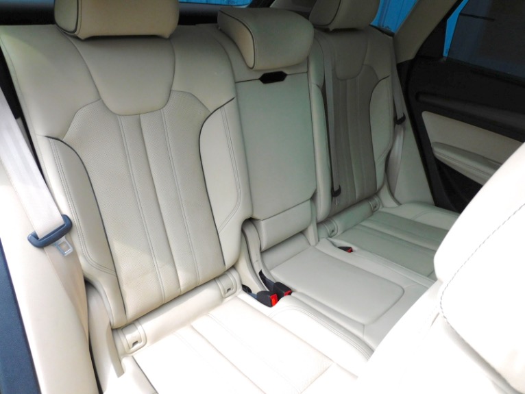 Used 2022 Audi Q5 S line Prestige 55 TFSI e quattro Used 2022 Audi Q5 S line Prestige 55 TFSI e quattro for sale  at Metro West Motorcars LLC in Shrewsbury MA 17