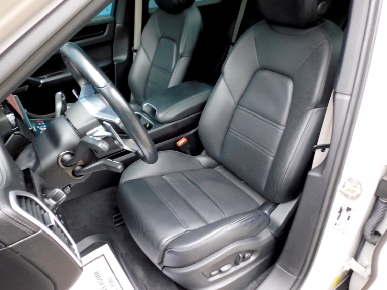 Used 2023 Porsche Cayenne S Platinum Edition Coupe AWD Used 2023 Porsche Cayenne S Platinum Edition Coupe AWD for sale  at Metro West Motorcars LLC in Shrewsbury MA 14