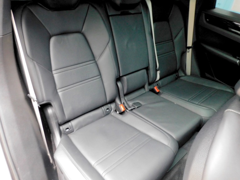 Used 2023 Porsche Cayenne S Platinum Edition Coupe AWD Used 2023 Porsche Cayenne S Platinum Edition Coupe AWD for sale  at Metro West Motorcars LLC in Shrewsbury MA 20