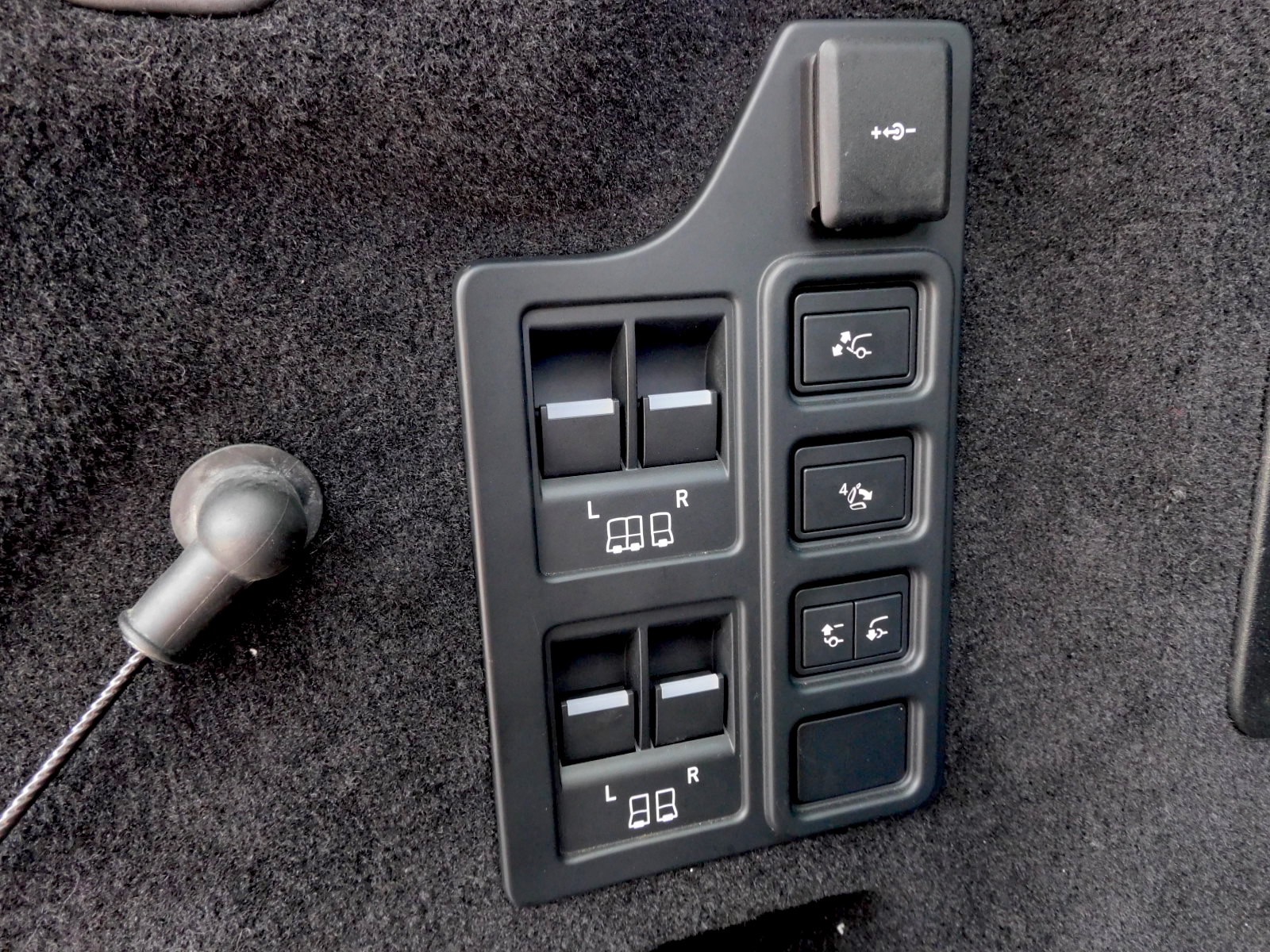2023 Land Rover Discovery S R Dynamic - Photo 52