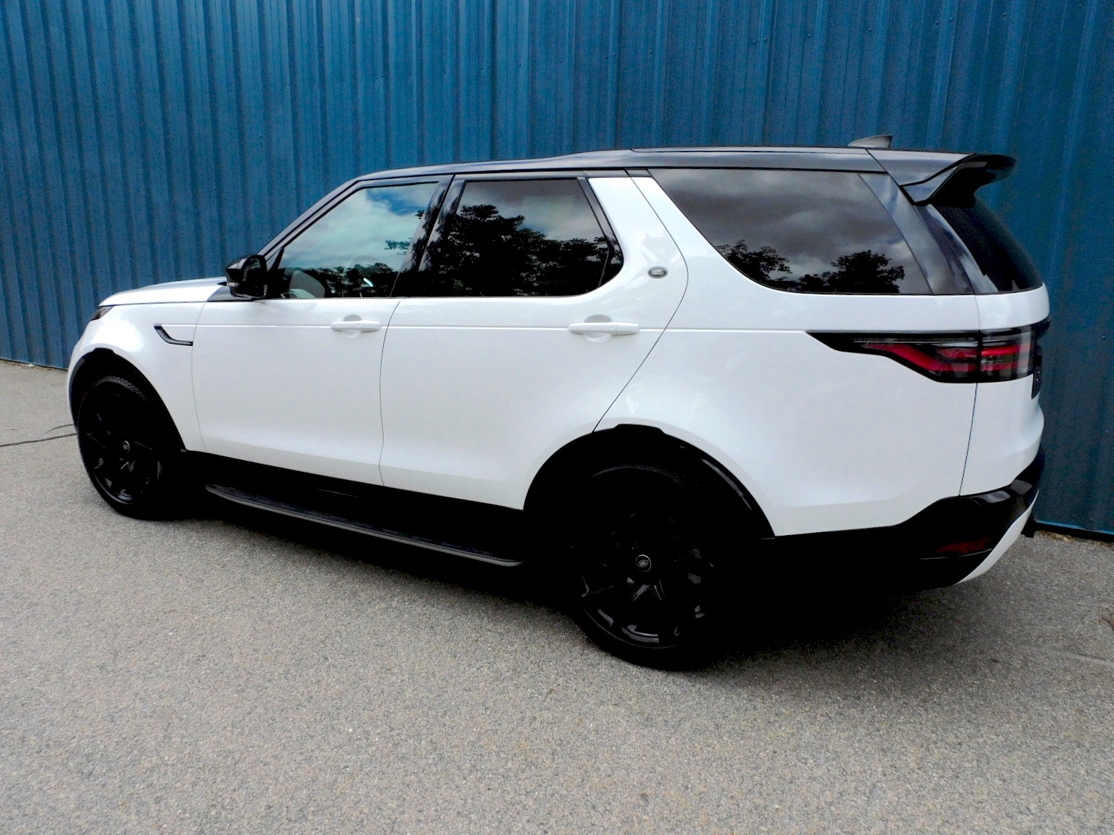 2023 Land Rover Discovery S R Dynamic - Photo 30