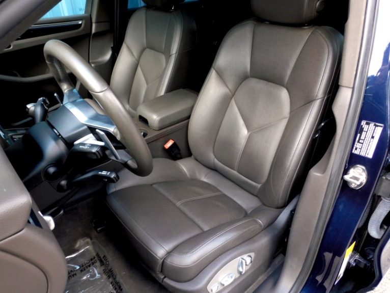 Used 2021 Porsche Macan S AWD Used 2021 Porsche Macan S AWD for sale  at Metro West Motorcars LLC in Shrewsbury MA 14