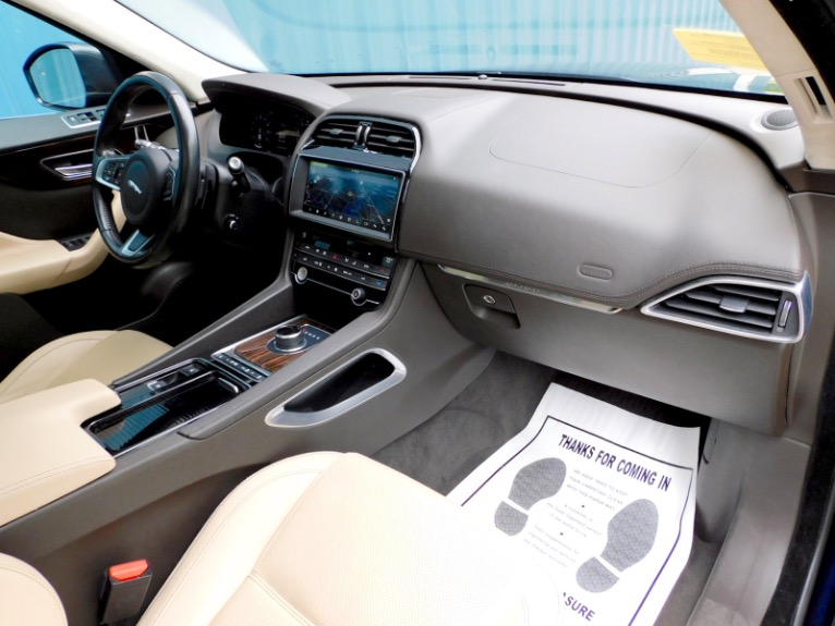 Used 2020 Jaguar F-pace 25t Prestige AWD Used 2020 Jaguar F-pace 25t Prestige AWD for sale  at Metro West Motorcars LLC in Shrewsbury MA 20