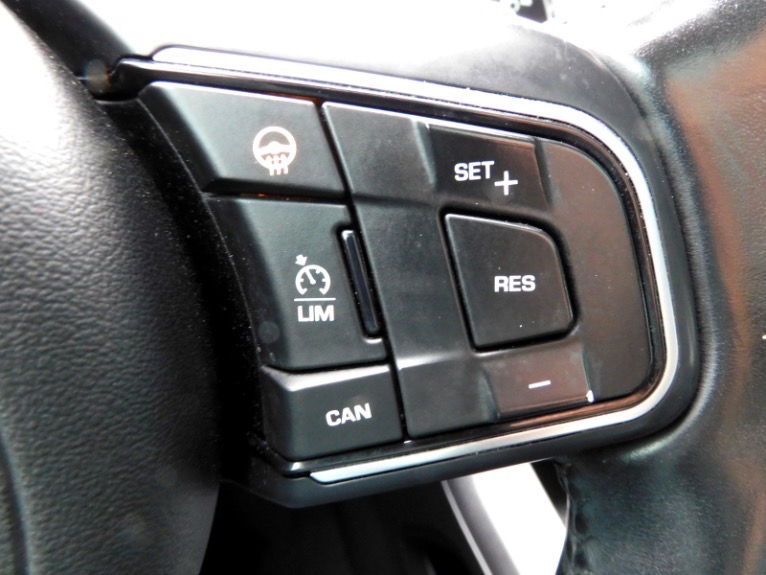 Used 2020 Jaguar F-pace 25t Prestige AWD Used 2020 Jaguar F-pace 25t Prestige AWD for sale  at Metro West Motorcars LLC in Shrewsbury MA 23
