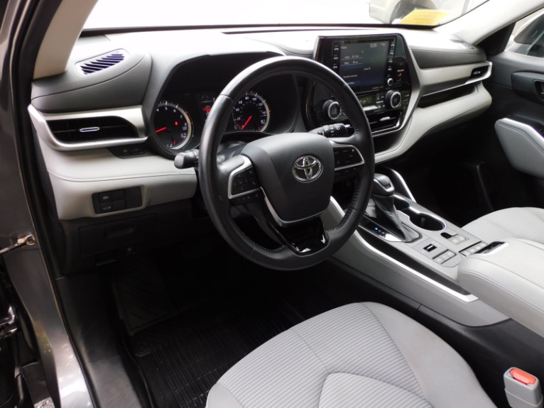 Used 2021 Toyota Highlander LE AWD (Natl) Used 2021 Toyota Highlander LE AWD (Natl) for sale  at Metro West Motorcars LLC in Shrewsbury MA 13
