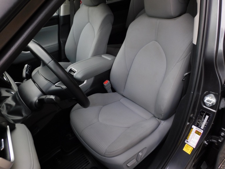 Used 2021 Toyota Highlander LE AWD (Natl) Used 2021 Toyota Highlander LE AWD (Natl) for sale  at Metro West Motorcars LLC in Shrewsbury MA 14