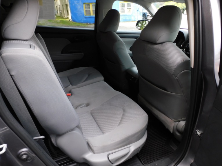 Used 2021 Toyota Highlander LE AWD (Natl) Used 2021 Toyota Highlander LE AWD (Natl) for sale  at Metro West Motorcars LLC in Shrewsbury MA 20