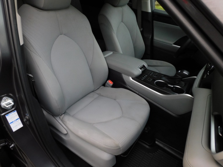 Used 2021 Toyota Highlander LE AWD (Natl) Used 2021 Toyota Highlander LE AWD (Natl) for sale  at Metro West Motorcars LLC in Shrewsbury MA 21