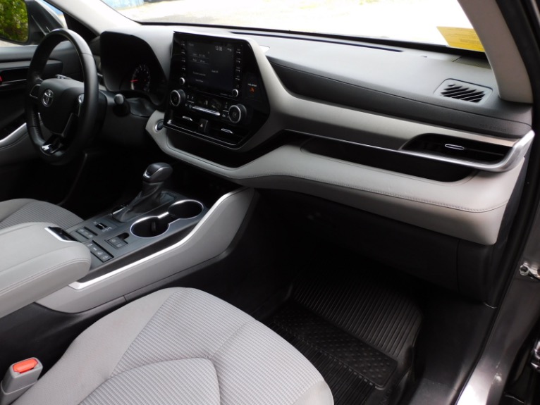 Used 2021 Toyota Highlander LE AWD (Natl) Used 2021 Toyota Highlander LE AWD (Natl) for sale  at Metro West Motorcars LLC in Shrewsbury MA 22