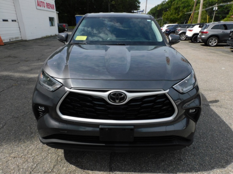 Used 2021 Toyota Highlander LE AWD (Natl) Used 2021 Toyota Highlander LE AWD (Natl) for sale  at Metro West Motorcars LLC in Shrewsbury MA 8