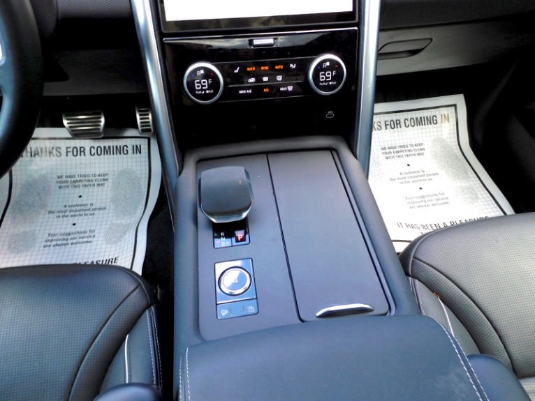 Used 2022 Land Rover Discovery P360 S R-Dynamic Used 2022 Land Rover Discovery P360 S R-Dynamic for sale  at Metro West Motorcars LLC in Shrewsbury MA 12