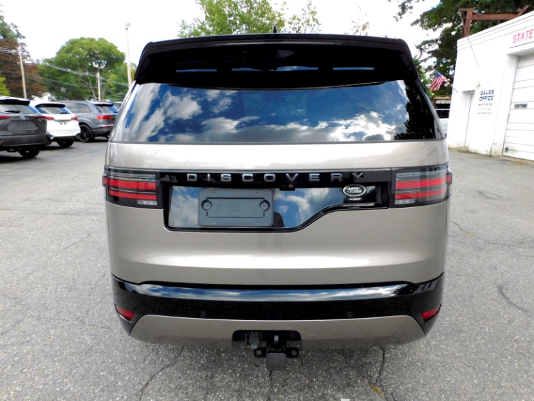 Used 2022 Land Rover Discovery P360 S R-Dynamic Used 2022 Land Rover Discovery P360 S R-Dynamic for sale  at Metro West Motorcars LLC in Shrewsbury MA 4