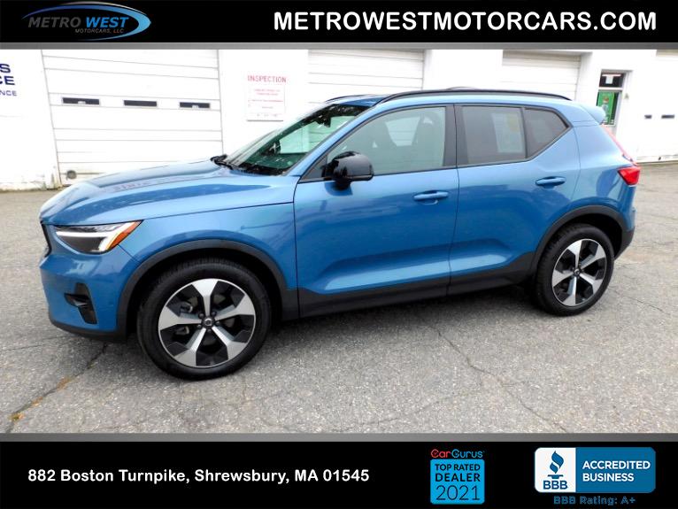 Used Used 2024 Volvo Xc40 B5 AWD Plus Dark Theme for sale $32,600 at Metro West Motorcars LLC in Shrewsbury MA