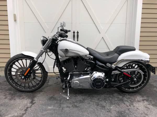 New 2017 Harley Davidson Softtail Breakout New 2017 Harley Davidson Softtail Breakout for sale at Metro West Motorcars LLC in Shrewsbury MA 4