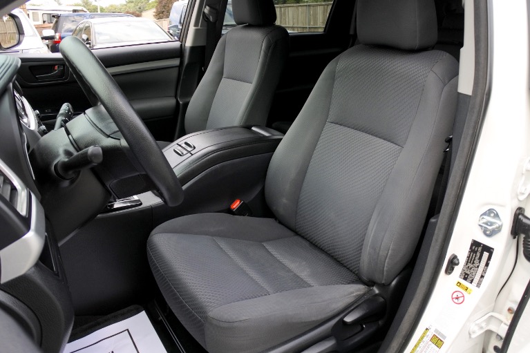 Used 2014 Toyota Highlander AWD 4dr V6 LE Used 2014 Toyota Highlander AWD 4dr V6 LE for sale at Metro West Motorcars LLC in Shrewsbury MA 14