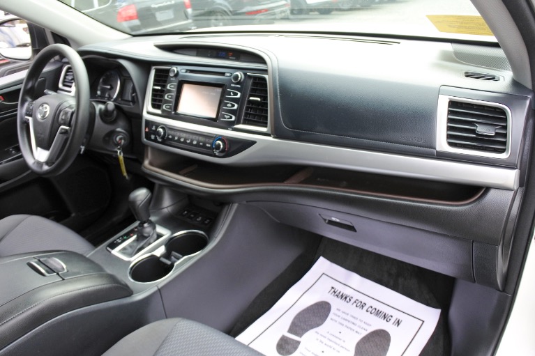 Used 2014 Toyota Highlander AWD 4dr V6 LE Used 2014 Toyota Highlander AWD 4dr V6 LE for sale at Metro West Motorcars LLC in Shrewsbury MA 22