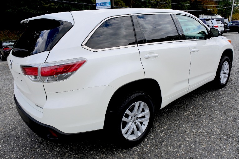 Used 2014 Toyota Highlander AWD 4dr V6 LE Used 2014 Toyota Highlander AWD 4dr V6 LE for sale  at Metro West Motorcars LLC in Shrewsbury MA 5