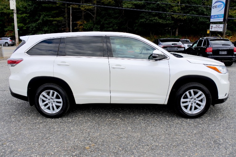 Used 2014 Toyota Highlander AWD 4dr V6 LE Used 2014 Toyota Highlander AWD 4dr V6 LE for sale at Metro West Motorcars LLC in Shrewsbury MA 6