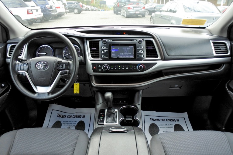 Used 2014 Toyota Highlander AWD 4dr V6 LE Used 2014 Toyota Highlander AWD 4dr V6 LE for sale at Metro West Motorcars LLC in Shrewsbury MA 9