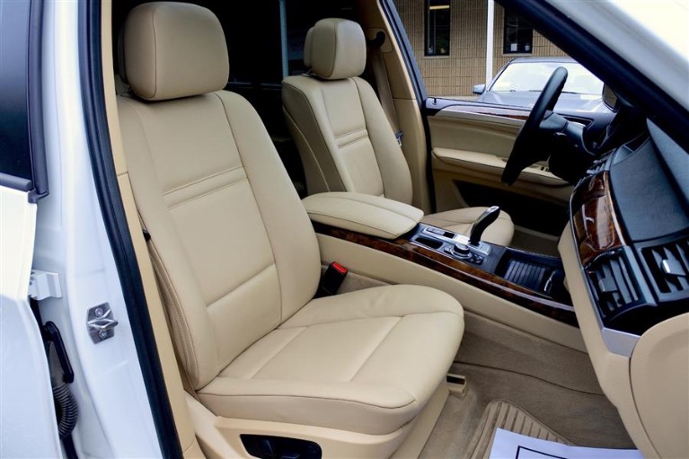 Used 2013 BMW X5 AWD 4dr xDrive35i Premium Used 2013 BMW X5 AWD 4dr xDrive35i Premium for sale at Metro West Motorcars LLC in Shrewsbury MA 22