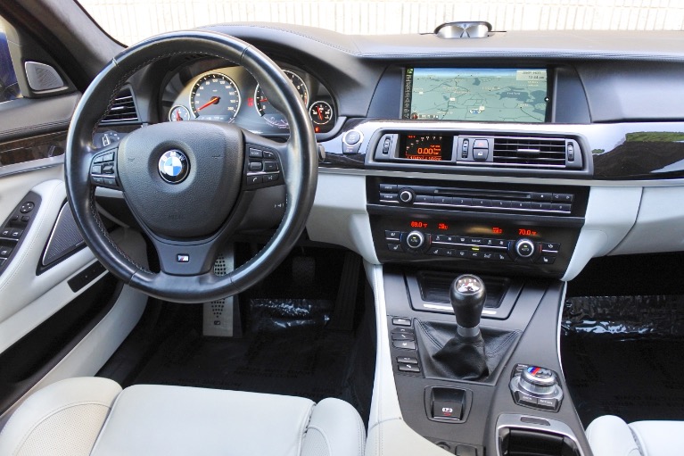 Used 2013 BMW M5 Sedan Used 2013 BMW M5 Sedan for sale at Metro West Motorcars LLC in Shrewsbury MA 9