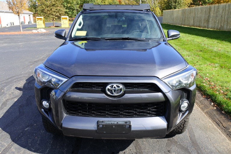 Used 2018 Toyota 4Runner SR5 Premium 4WD (Natl) Used 2018 Toyota 4Runner SR5 Premium 4WD (Natl) for sale  at Metro West Motorcars LLC in Shrewsbury MA 8