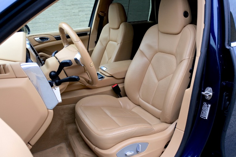 Used 2013 Porsche Cayenne AWD Used 2013 Porsche Cayenne AWD for sale at Metro West Motorcars LLC in Shrewsbury MA 14