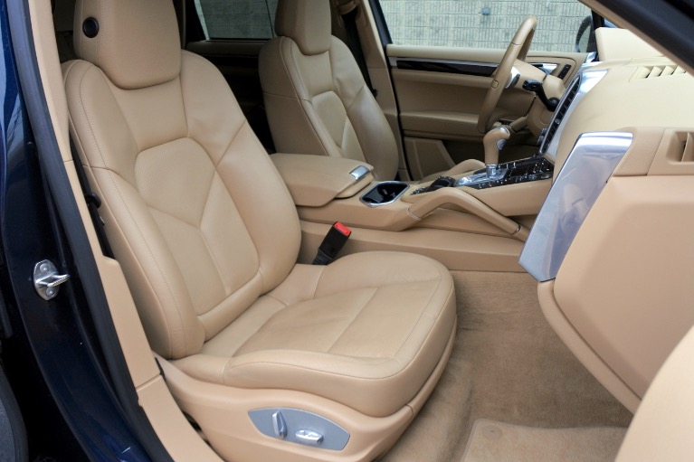 Used 2013 Porsche Cayenne AWD Used 2013 Porsche Cayenne AWD for sale at Metro West Motorcars LLC in Shrewsbury MA 19