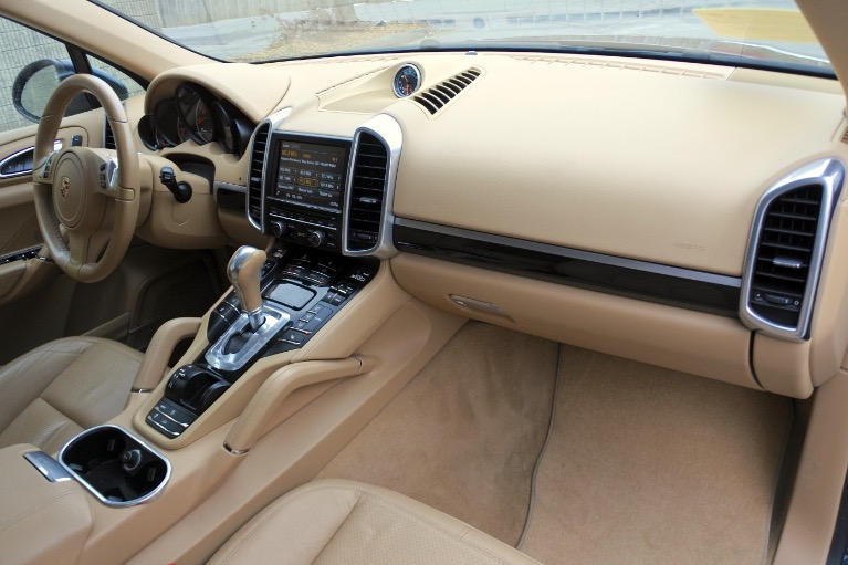 Used 2013 Porsche Cayenne AWD Used 2013 Porsche Cayenne AWD for sale at Metro West Motorcars LLC in Shrewsbury MA 20
