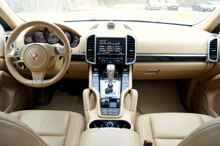 Used 2013 Porsche Cayenne AWD Used 2013 Porsche Cayenne AWD for sale at Metro West Motorcars LLC in Shrewsbury MA 9