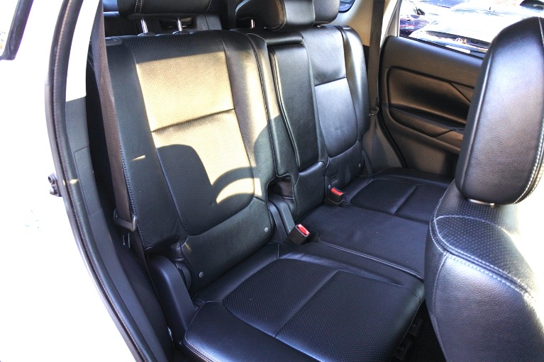 Used 2014 Mitsubishi Outlander 4WD 4dr SE Used 2014 Mitsubishi Outlander 4WD 4dr SE for sale at Metro West Motorcars LLC in Shrewsbury MA 11