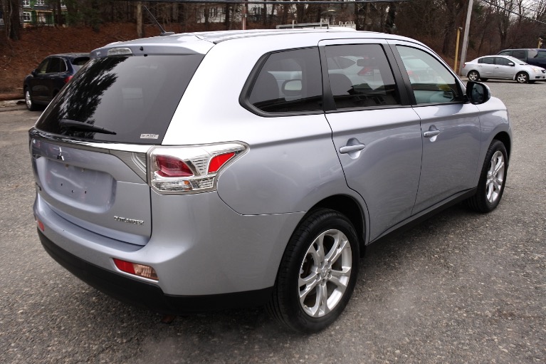 Used 2014 Mitsubishi Outlander 4WD 4dr SE Used 2014 Mitsubishi Outlander 4WD 4dr SE for sale at Metro West Motorcars LLC in Shrewsbury MA 6