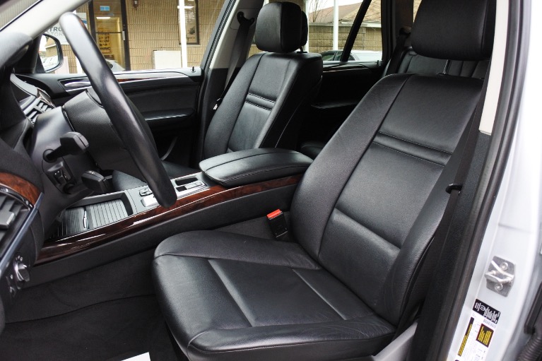 Used 2013 BMW X5 xDrive35i AWD Used 2013 BMW X5 xDrive35i AWD for sale at Metro West Motorcars LLC in Shrewsbury MA 13