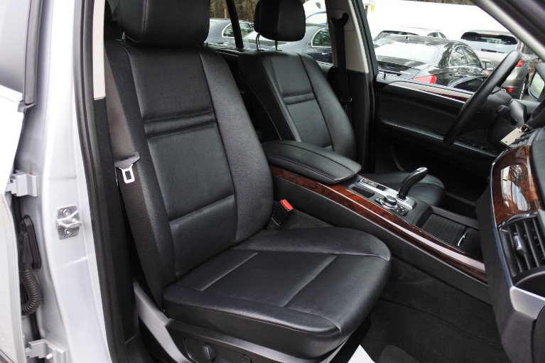Used 2013 BMW X5 xDrive35i AWD Used 2013 BMW X5 xDrive35i AWD for sale at Metro West Motorcars LLC in Shrewsbury MA 17