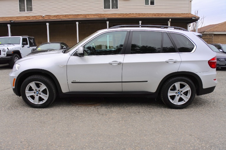 Used 2013 BMW X5 xDrive35i AWD Used 2013 BMW X5 xDrive35i AWD for sale at Metro West Motorcars LLC in Shrewsbury MA 2