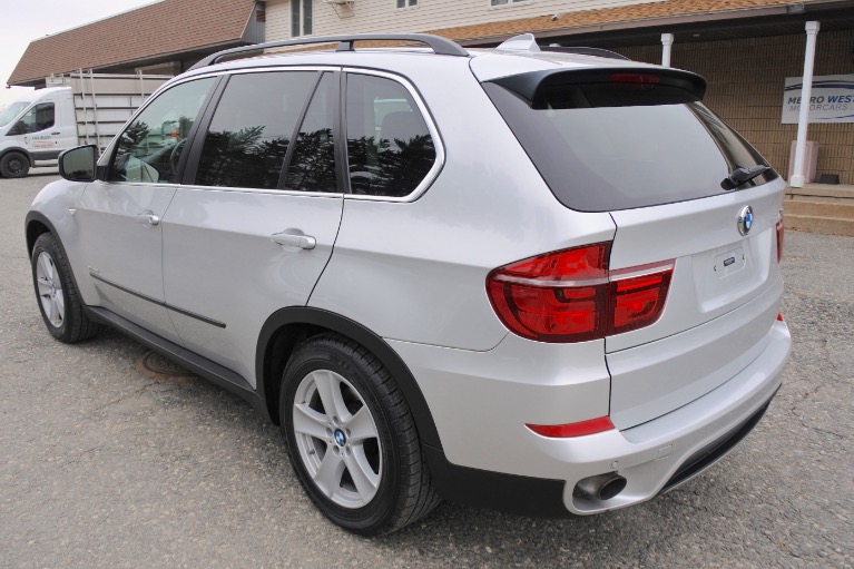 Used 2013 BMW X5 xDrive35i AWD Used 2013 BMW X5 xDrive35i AWD for sale at Metro West Motorcars LLC in Shrewsbury MA 3