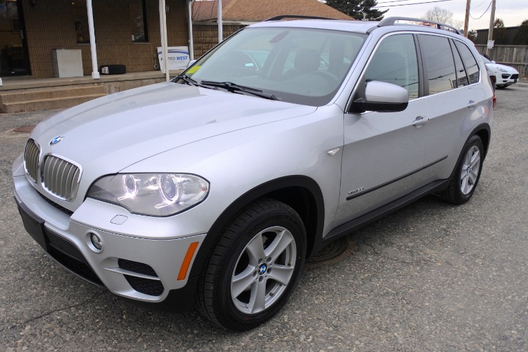 Used 2013 BMW X5 xDrive35i AWD Used 2013 BMW X5 xDrive35i AWD for sale at Metro West Motorcars LLC in Shrewsbury MA 1