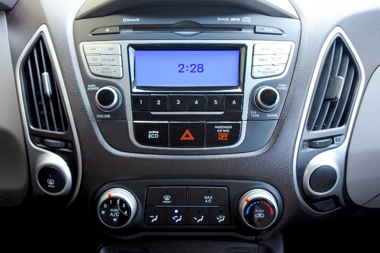 Used 2012 Hyundai Tucson GLS AWD Used 2012 Hyundai Tucson GLS AWD for sale  at Metro West Motorcars LLC in Shrewsbury MA 11